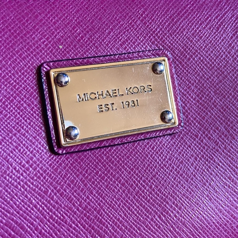 Michael Kors Wallet Wristlet - Picture 2 of 5